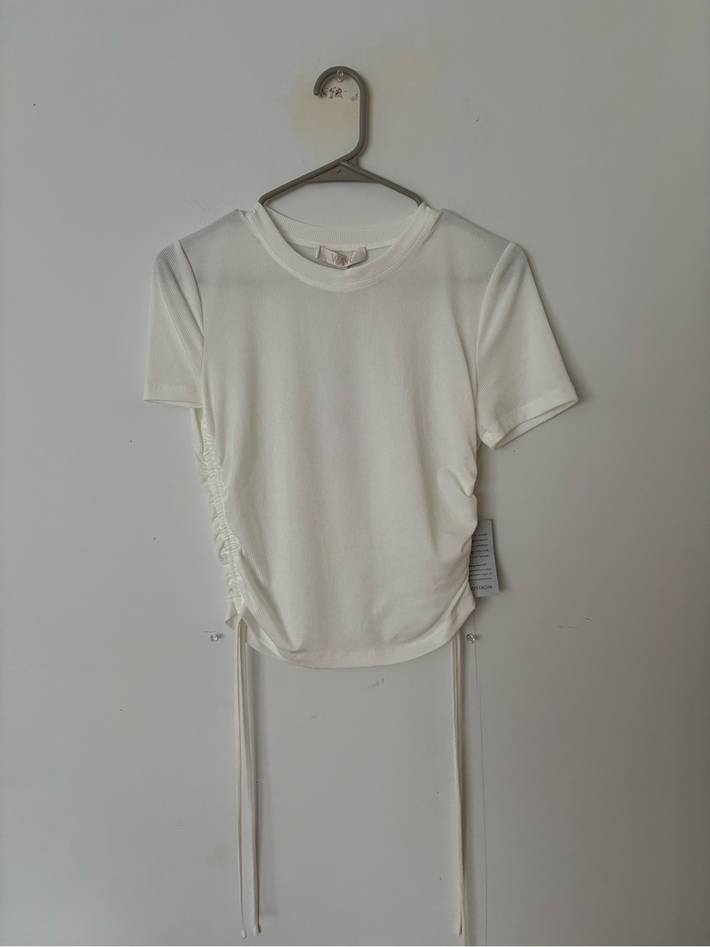 brand new! wayf ivory white ribbed sheer lightweight ruched side crop baby tee🤍